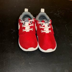Nike Toddler (TDV) Roshe One red and white